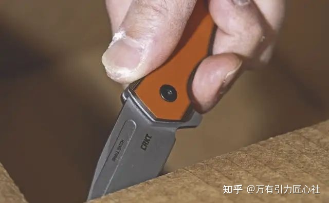 D2 工具钢刀: 四个代表作